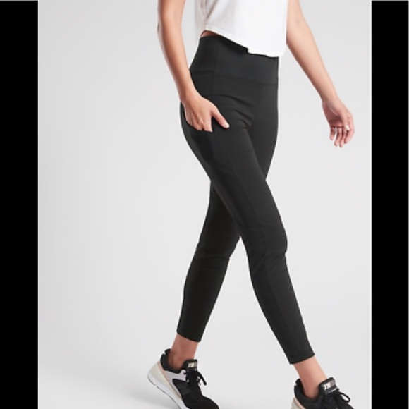 Athleta Pants - Athleta Trekkie hybrid crop tight leggings